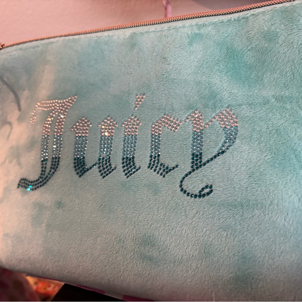 Juicy Couture Cosmetic Bag - Picture 3 of 6